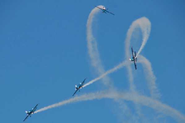 30 August 2012 - 18-08-06.jpg
This is terrible - because I am not certain and need to check. This SHOULD be The Blades aerobatic team.
¢DartmouthAirDisplay #BladesAerobatics